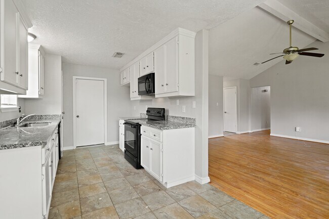 Building Photo - 5834 Fallengate Dr