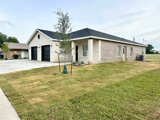 Building Photo - Clinkenbeard Multi Family