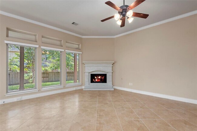 Building Photo - 196 Pine Crest Cir
