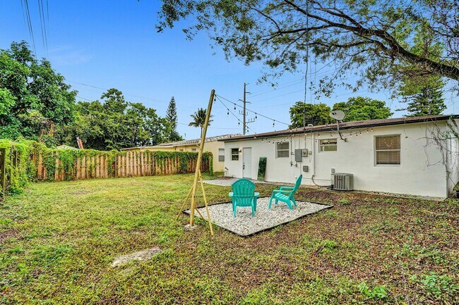 Building Photo - 510 N 24th Ave