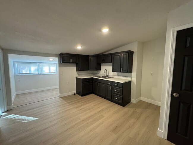 Building Photo - 1800 Gordon St