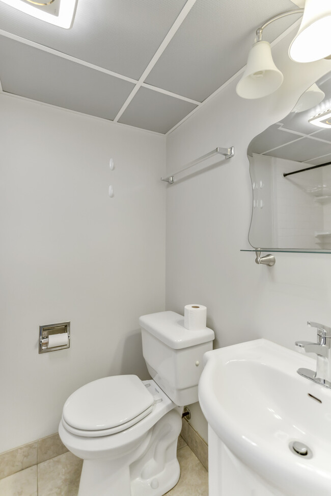 Building Photo - 5156 W 63rd Pl