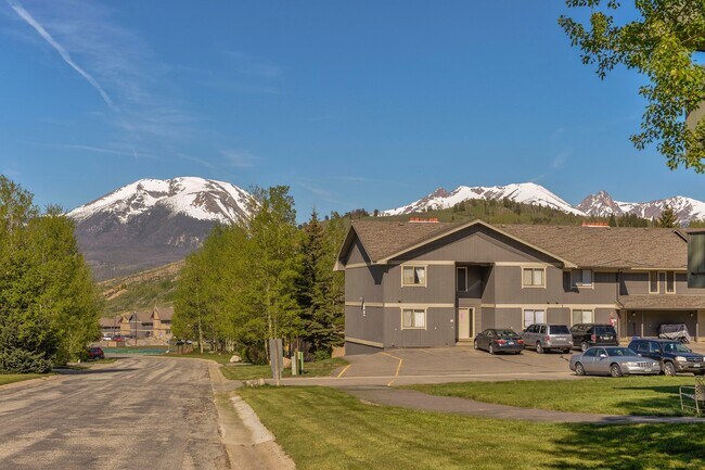 Building Photo - Dillon Valley East Condo! Furnished! Great...