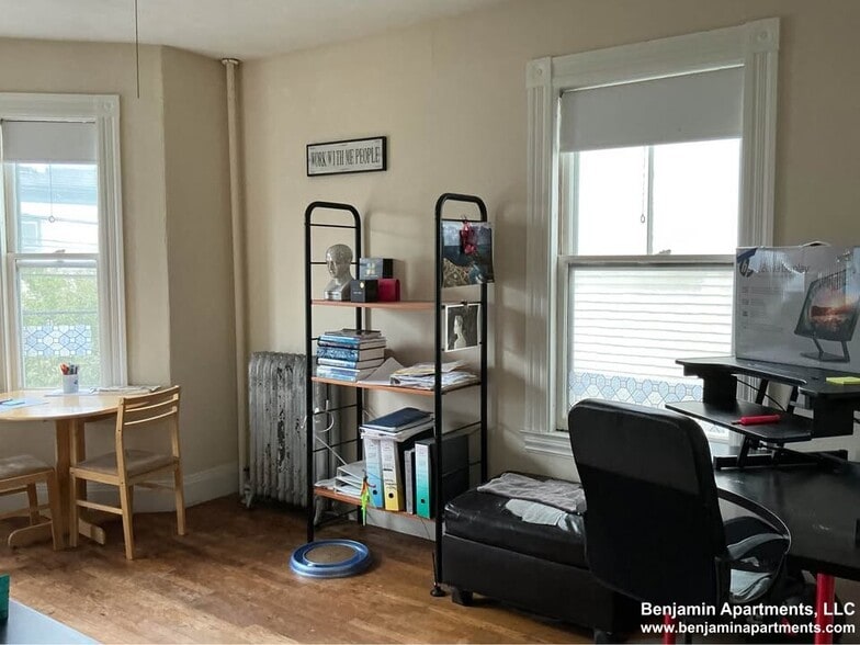 Building Photo - 74 Aldie St