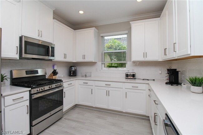 Building Photo - 15565 Vittorio St