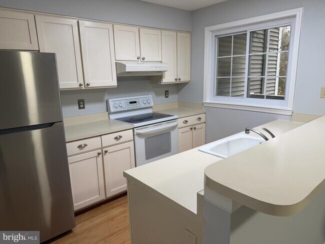 Building Photo - 12926 Grays Pointe Rd