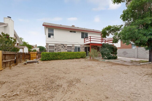 Building Photo - 7817 Sunrose Dr NW