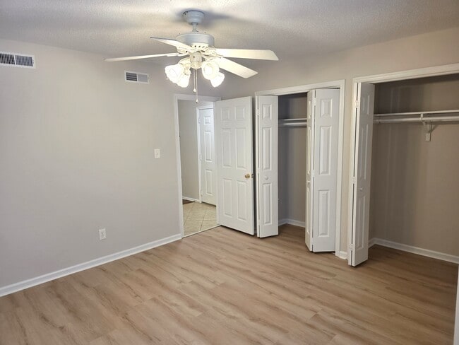 Building Photo - 2811 Edridge Ct