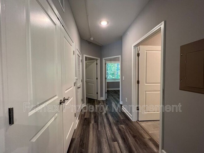 Building Photo - 518 Boone St