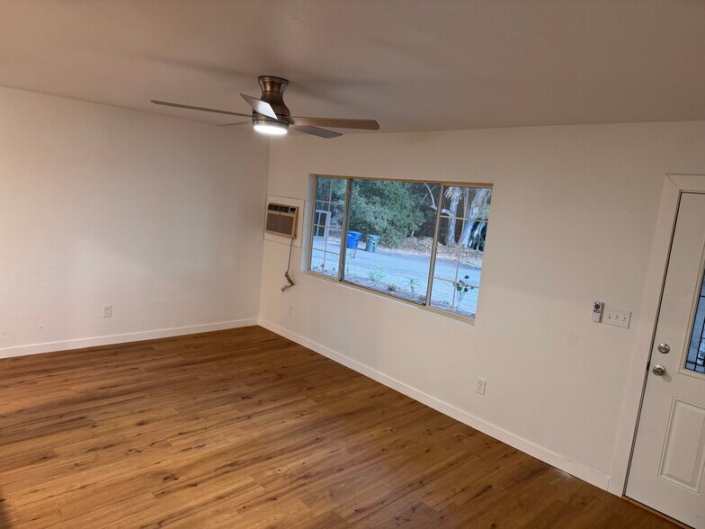 Building Photo - 1373 Real Way Ln
