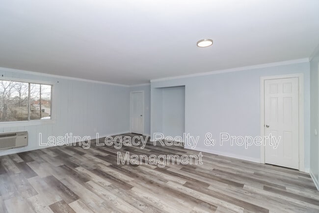 Building Photo - 2333 15th St NE