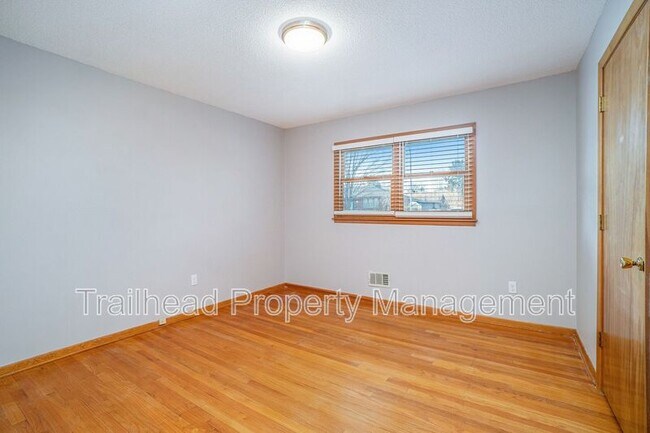 Building Photo - 1706 NE 77th St