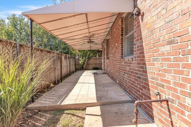 Building Photo - 6313 Glenbrook Ct