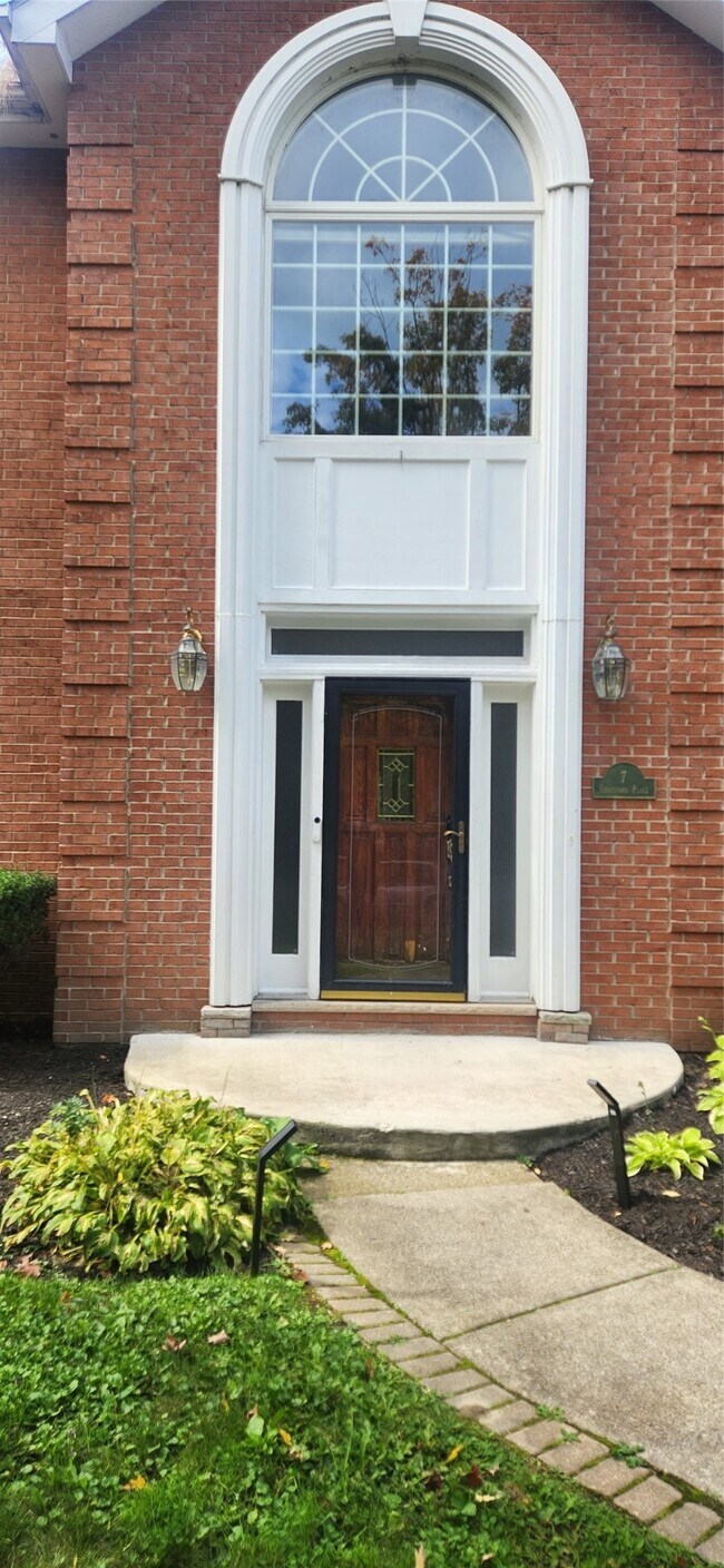 Building Photo - 7 Stratford Pl