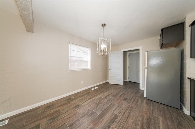 Building Photo - 8512 NW 86th St