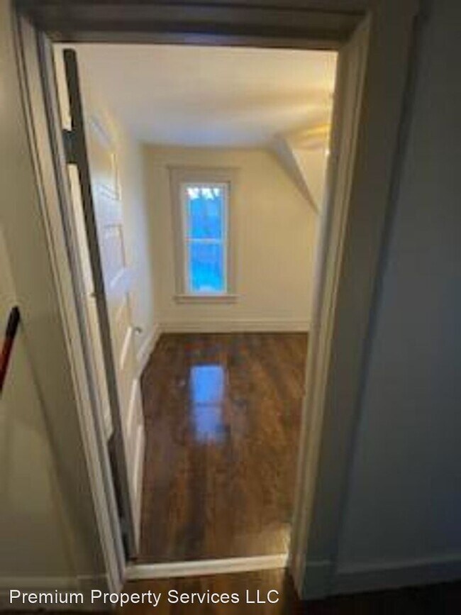 Building Photo - 3 br, 1 bath House - 1121 Oak Street
