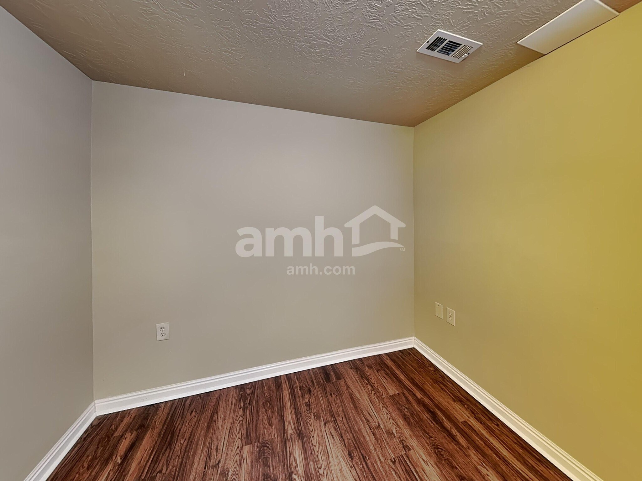 Building Photo - 4482 Heritage Dr