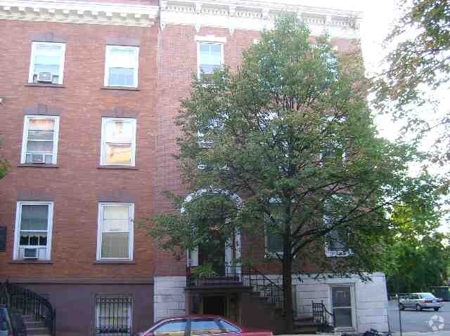 Building Photo - 35 First St