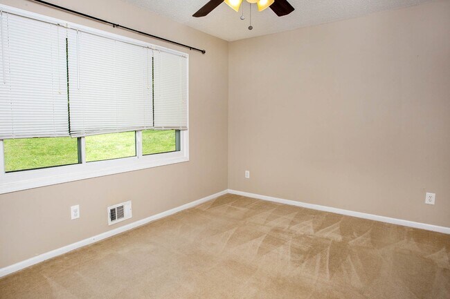 Building Photo - 4641 Anastasia Ct
