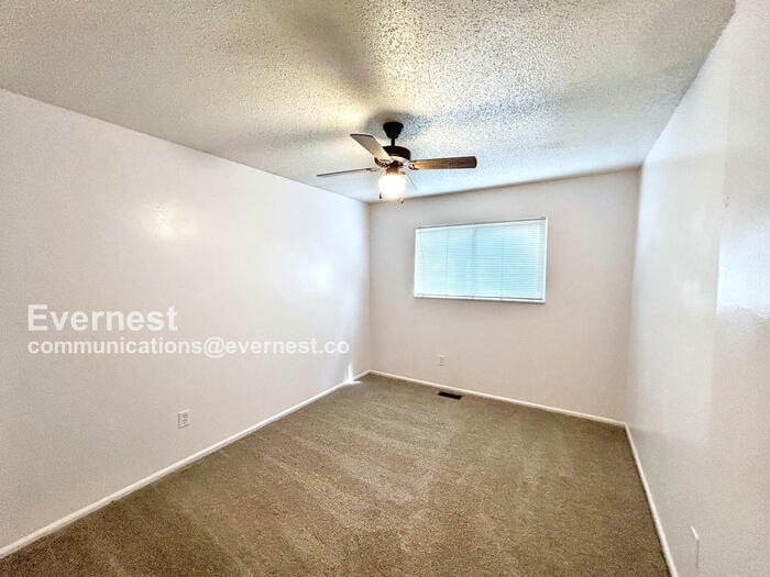 Building Photo - 2609 Granada Dr