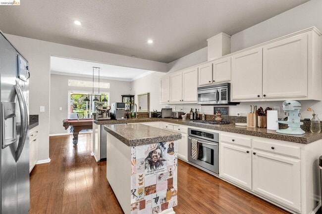 Building Photo - 2451 Cherry Hills Dr