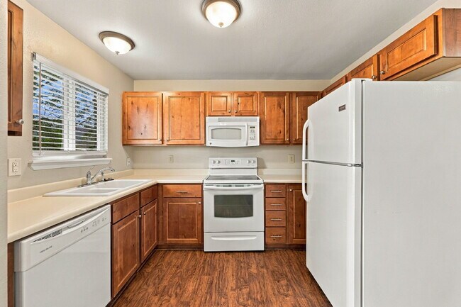 Building Photo - 2027 Bristlecone Dr