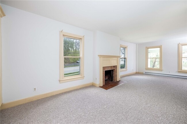 Building Photo - 1253 Fairport Rd