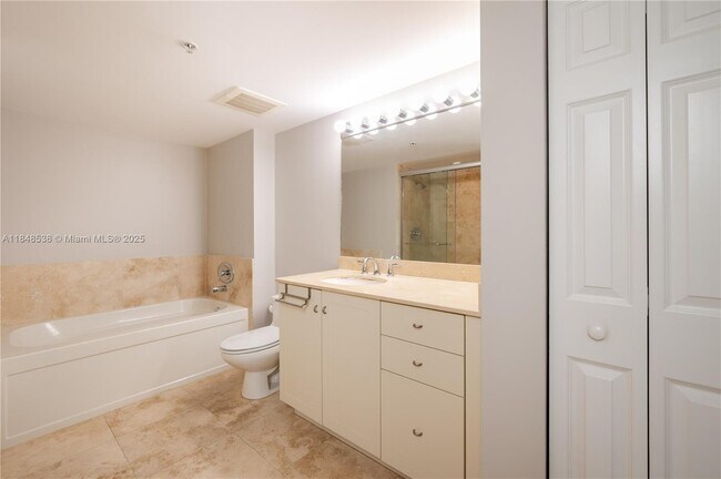Building Photo - 3232 Coral Wy