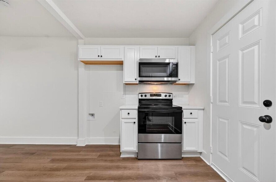 Building Photo - 10402-10404 Joaquin Dr