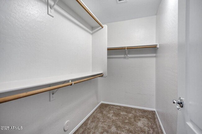 Building Photo - 2943 E Mead Dr