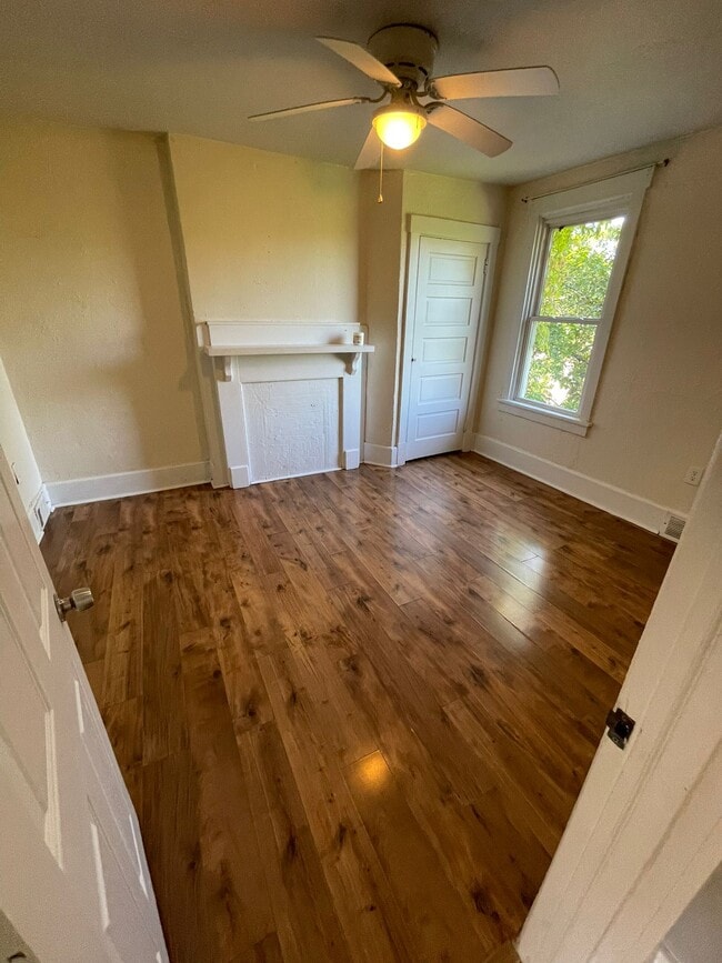 Building Photo - 1528 Methyl St