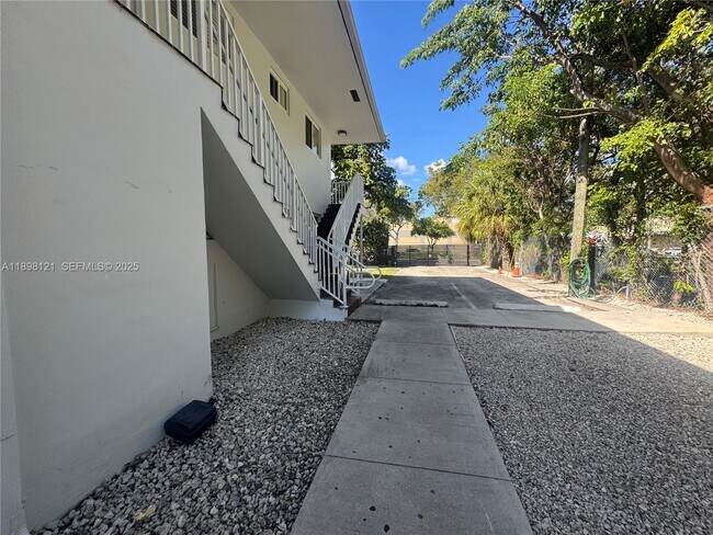 Building Photo - 6805 SW 88th St