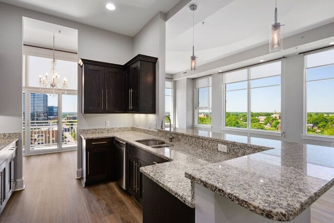 Building Photo - Downtown Raleigh Penthouse with Stunning View