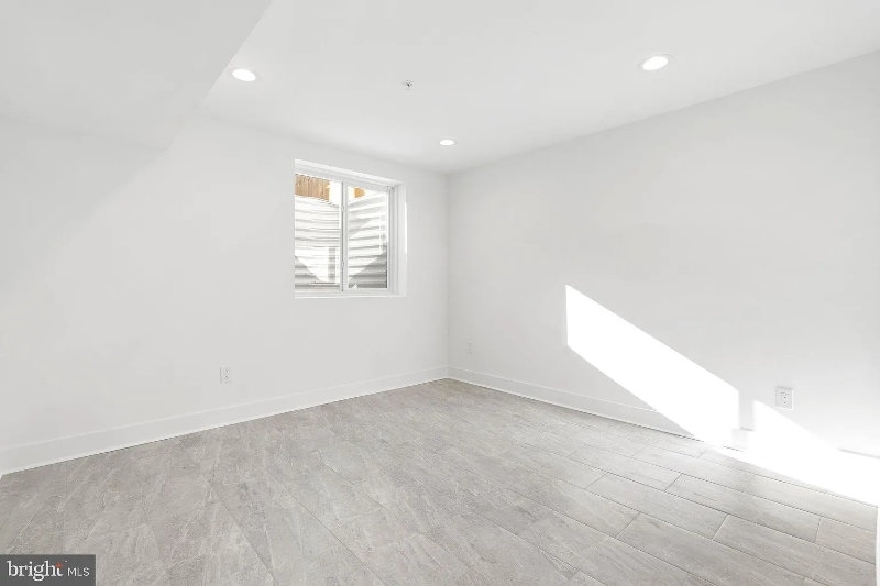 Building Photo - 3036 W Berks St
