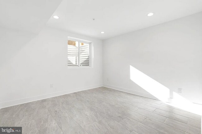 Building Photo - 3036 W Berks St