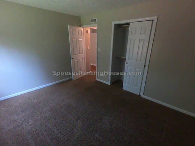 Building Photo - 7648 Camberwood Dr