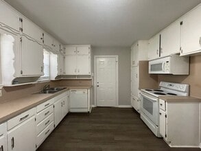 Building Photo - 1329 Harrison Ln