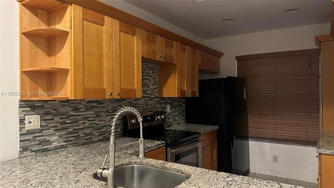 Building Photo - 9636 SW 147th Ct