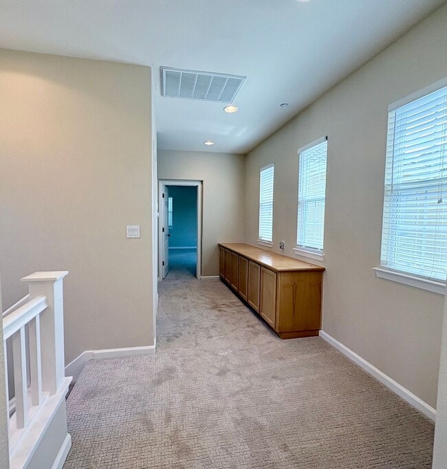 Building Photo - Beautiful 4 Bed 2.5 Bath Garin Ranch Home