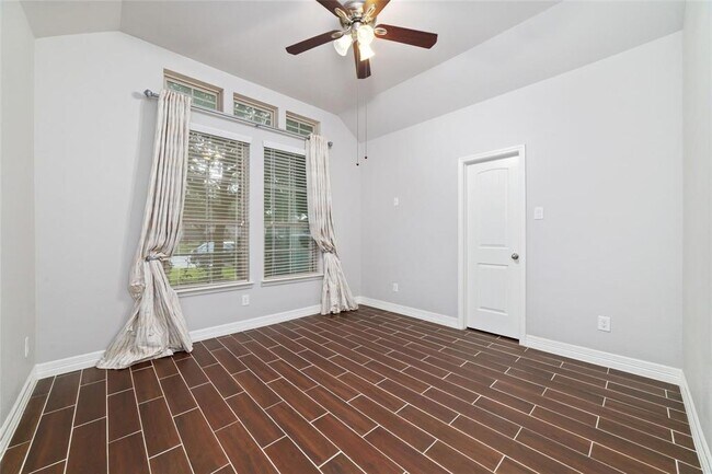 Building Photo - 21606 Hansom Dr