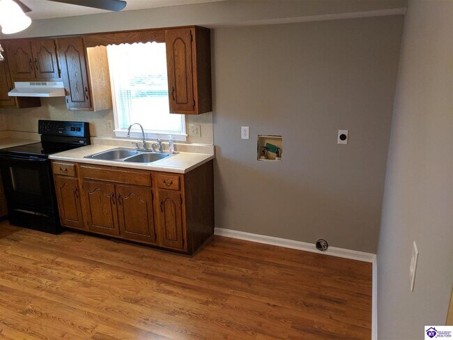 Building Photo - 638 Miller Rd