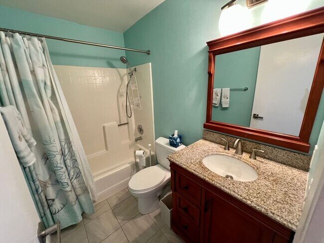 Building Photo - Beautiful 3-Bedroom Condo in Villas at Cal...