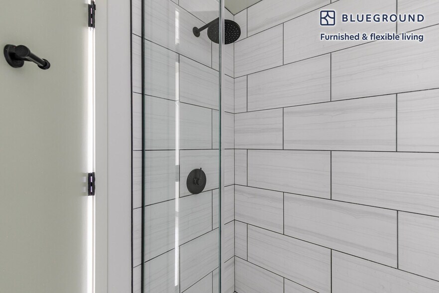 Building Photo - 180 N Ada St