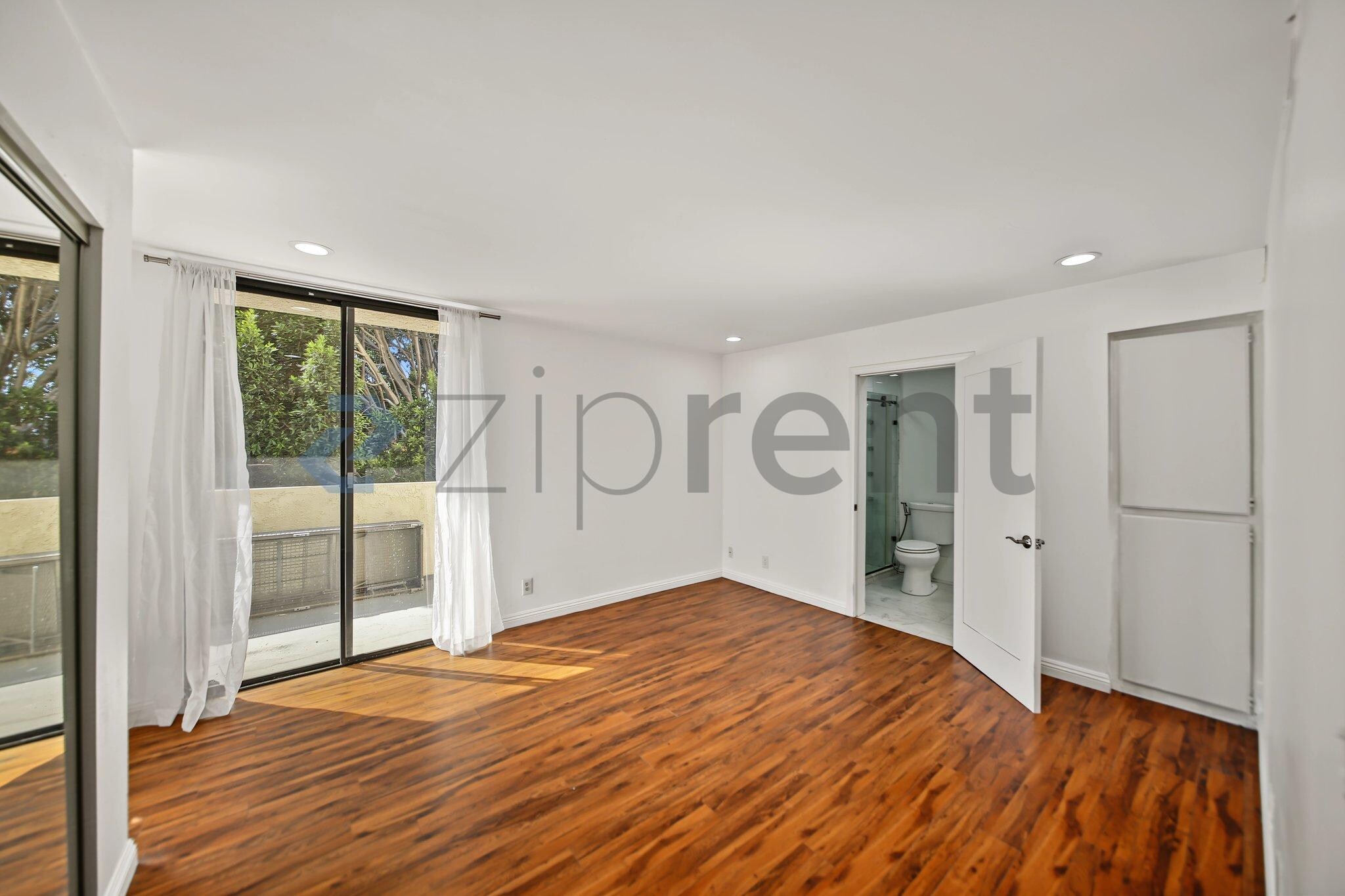 Building Photo - Unit 101