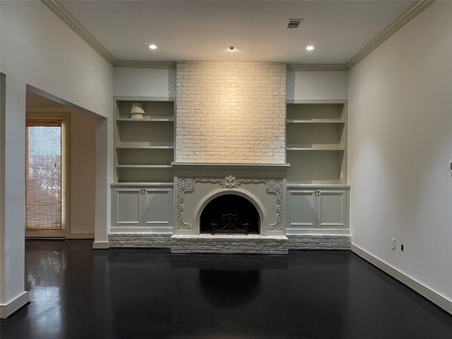 Building Photo - 5911 Winsome Ln