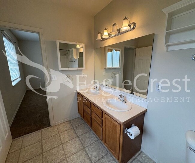 Building Photo - Three Bedroom, Two Bathroom Home Located o...