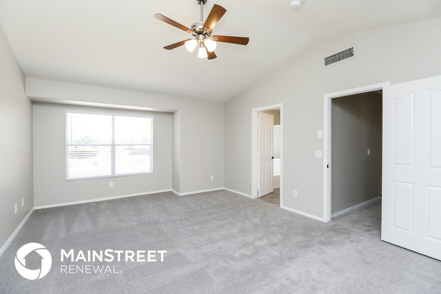 Building Photo - 2607 N 125th Dr