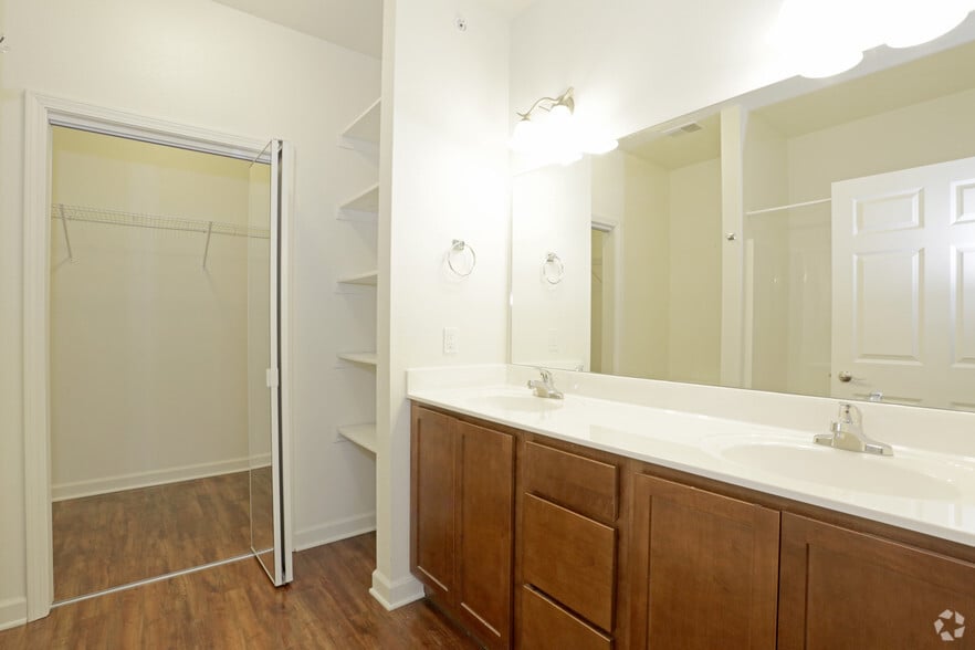2 Bedroom Alternate - Master Bathroom - Prestwick Point Apartments