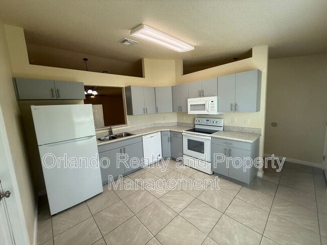 Building Photo - 1726 Pineview Ave
