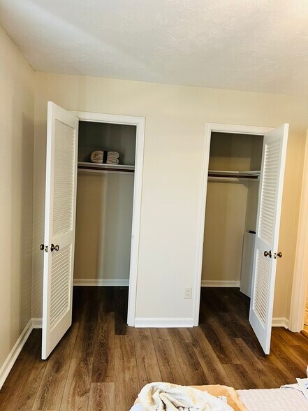 Two closets that connect - 109 Fountain Dr
